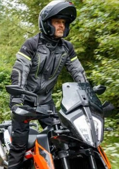 Richa Infinity 2 Pro Textile Jacket - Titanium/Fluo 9 Richa Infinity 2 Pro Textile Jacket - Titanium/Fluo -Motorcycle Clothes And Shoes richa infinity 2 pro jacket lifestyle 1